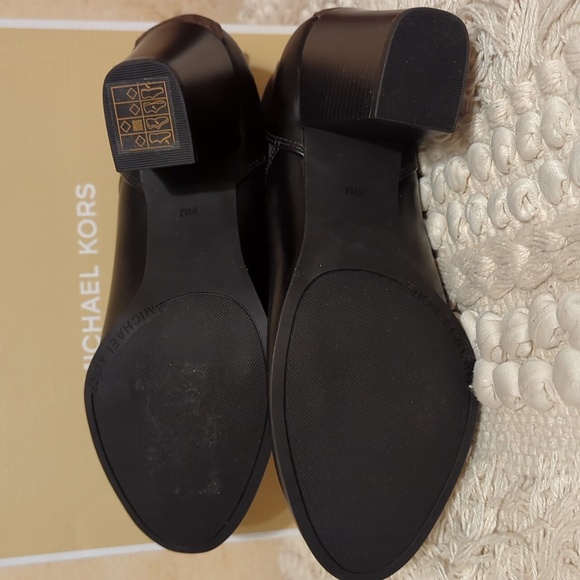Michael Kors NIB Evaline Booties 10 Bk/Bwn - Picture 6 of 10